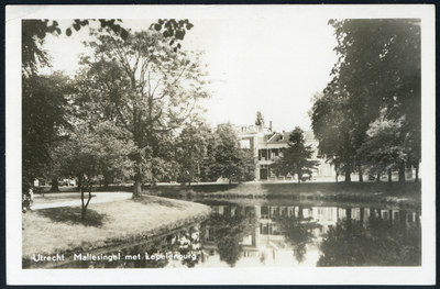 606175 Gezicht op de Stadsbuitengracht te Utrecht, met links het Lepelenburg en op de achtergrond de Maliesingel.